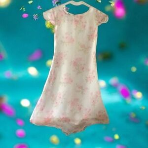 Party dress  by KT girls floral very pretty size 7/8 full lining cap sleeve.